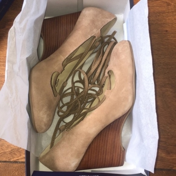 New Adrienne Vittadini Lace Up Wedge Pump Size 7.5 - Picture 4 of 11